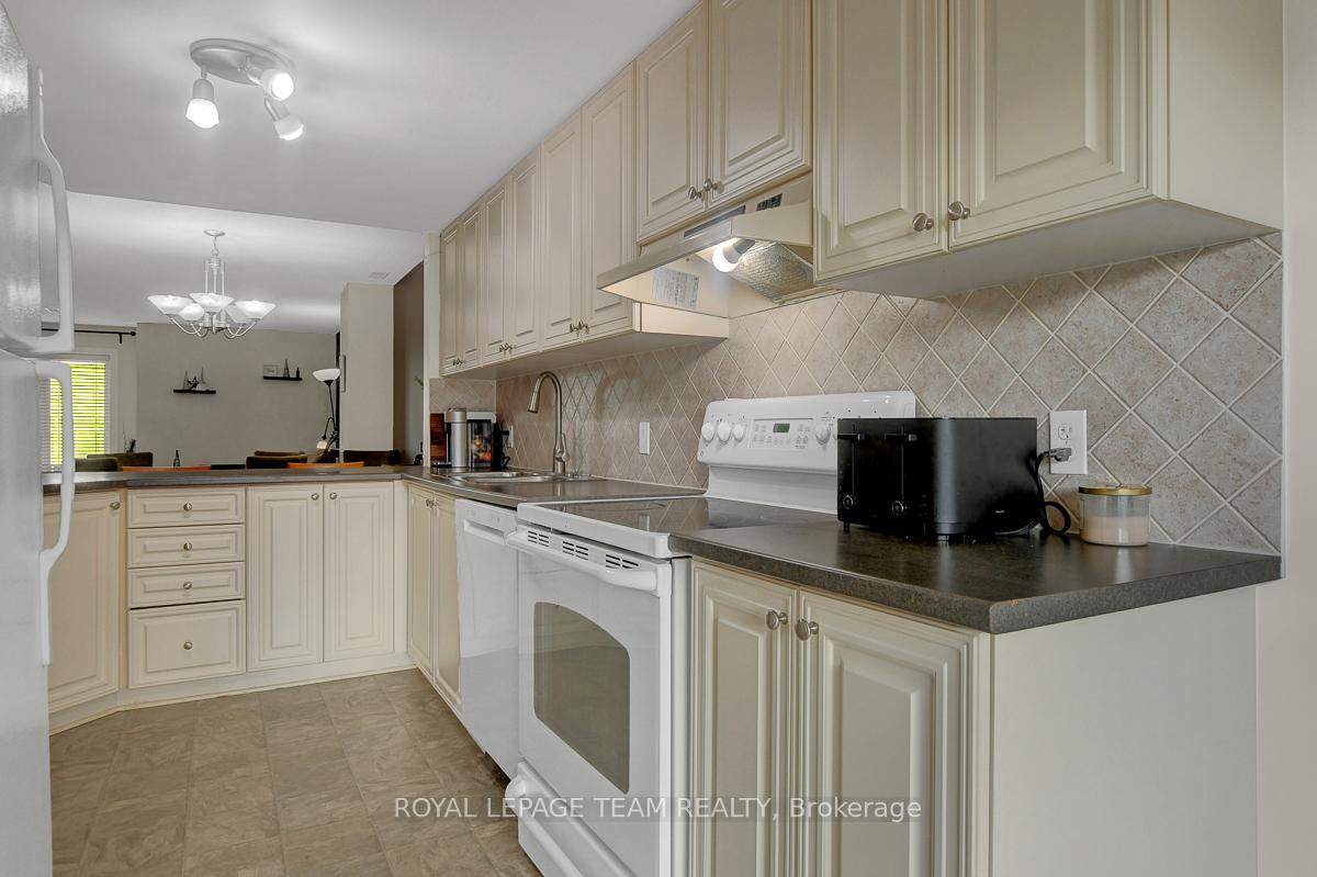 Photo 17 of Unit 18, 208 Chapman Mills Drive, Ottawa, Barrhaven - Strandherd — HOMEH