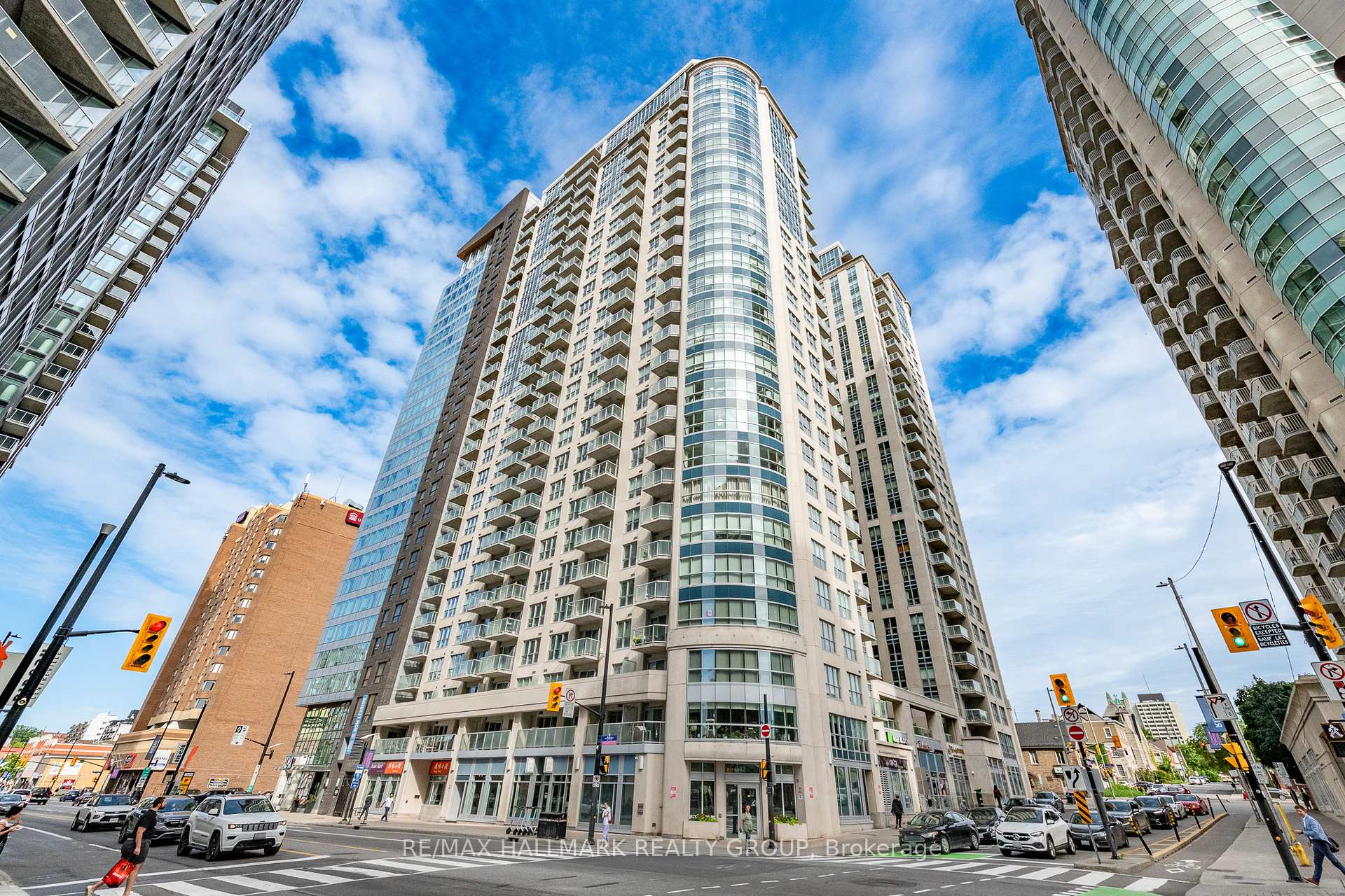 Front of Unit PH1-2702, 242 Rideau Street