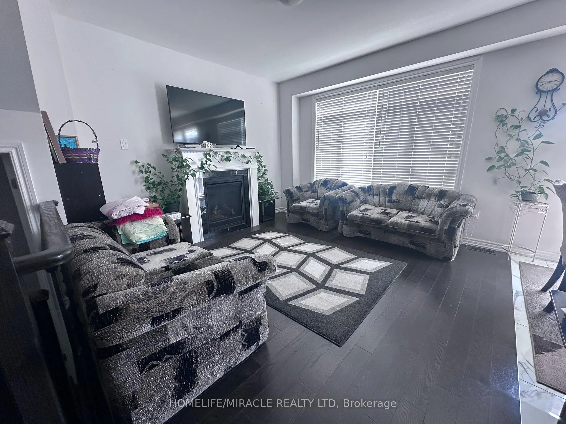 Photo 7 of 44 Dolobram Trail, Brampton, Northwest Brampton — HOMEH