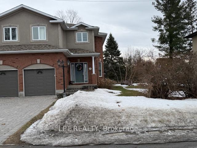 Photo 2 of 10 Ashburn Drive, Ottawa, Borden Farm/Stewart Farm/Carleton Heights/Parkwood Hills — HOMEH