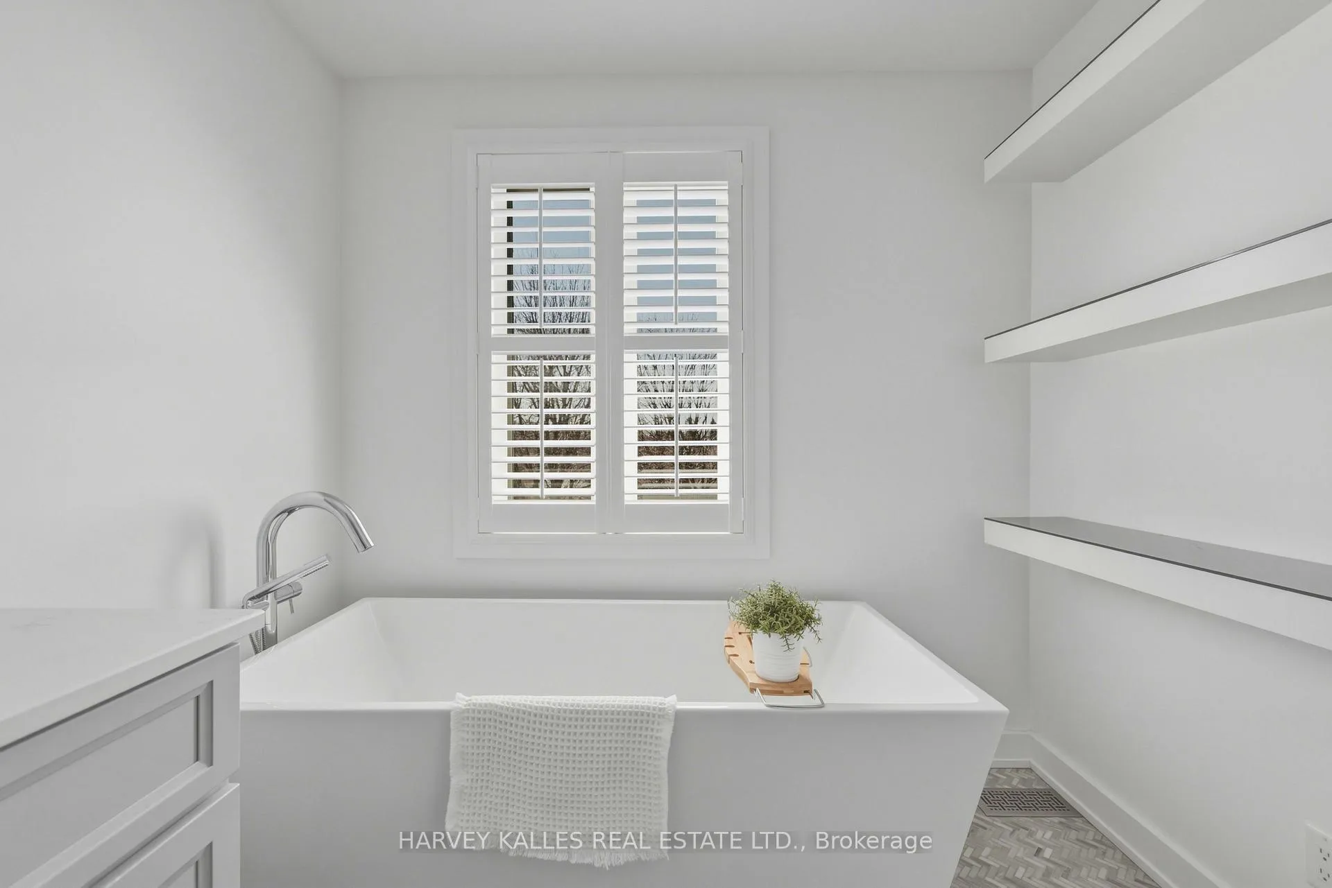 Photo 28 of 31 Ferris Road, Toronto, O'Connor-Parkview — HOMEH