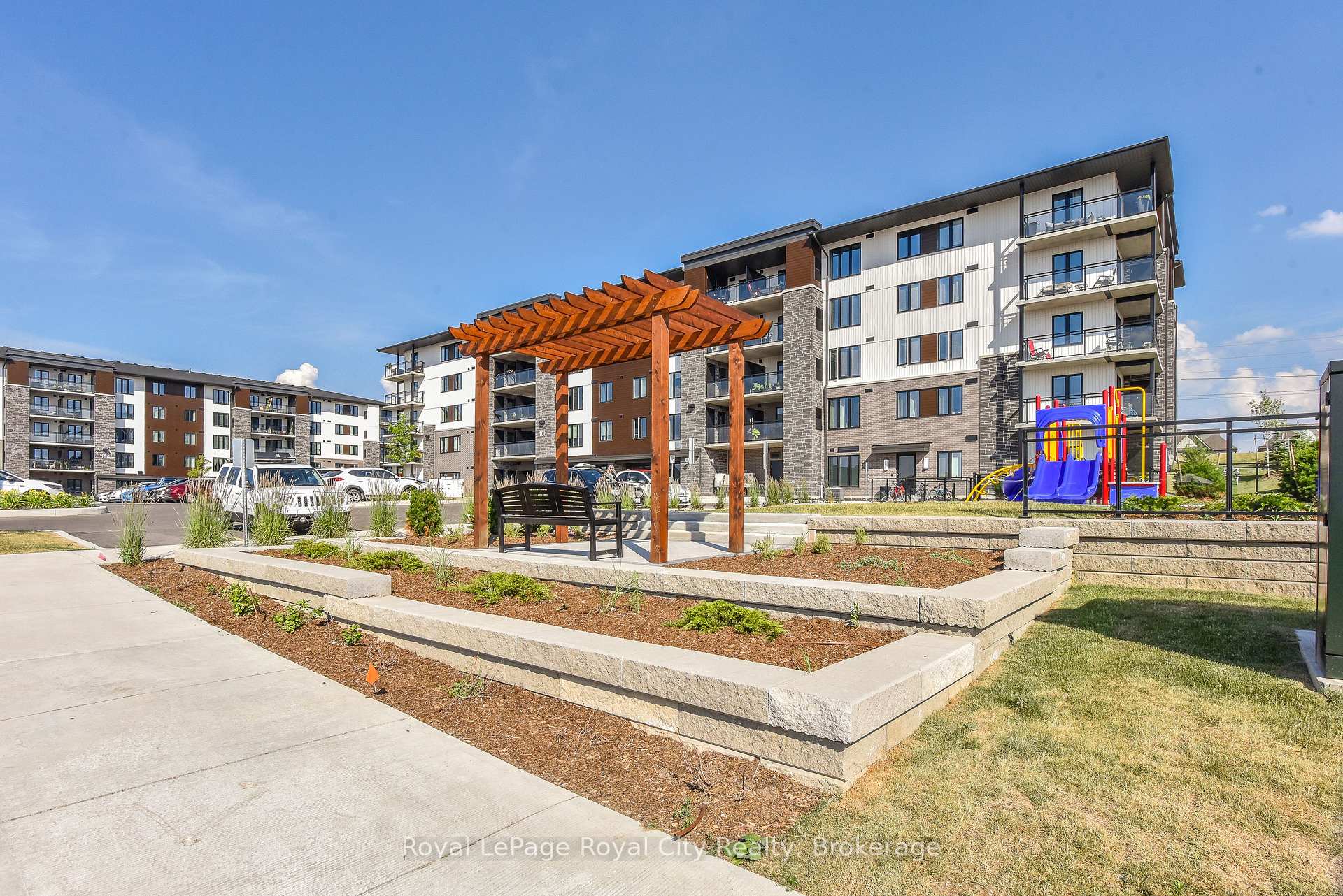 Photo 7 of Unit 205, 108 Summit Ridge Drive, Guelph, Grange Road — HOMEH