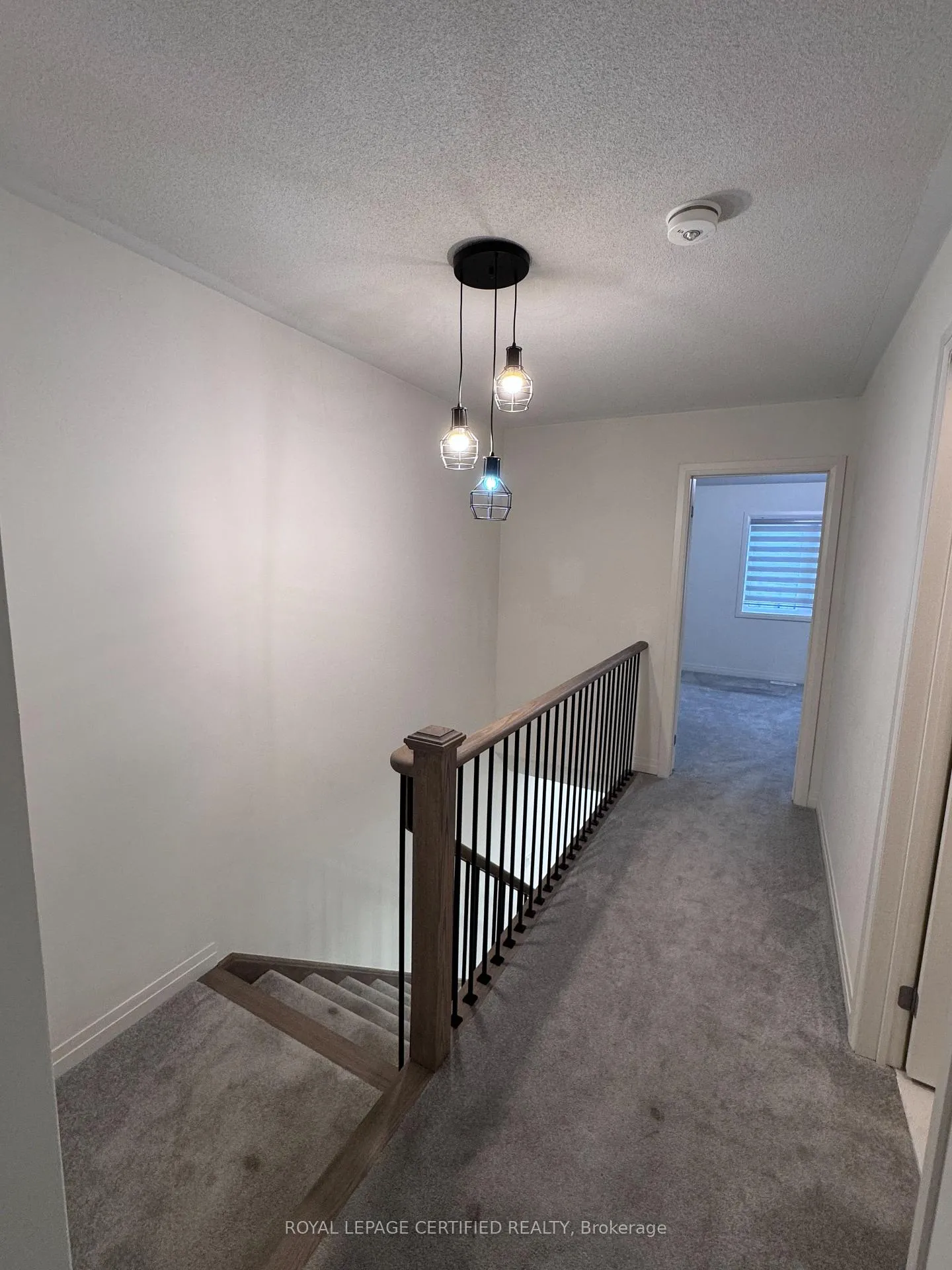 Photo 10 of 25 King George Way, Clarington, Bowmanville — HOMEH