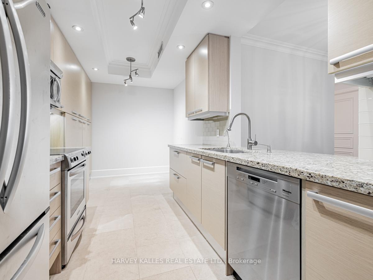 Photo 3 of Unit 704C, 662 Sheppard Avenue E, North York, Bayview Village — HOMEH