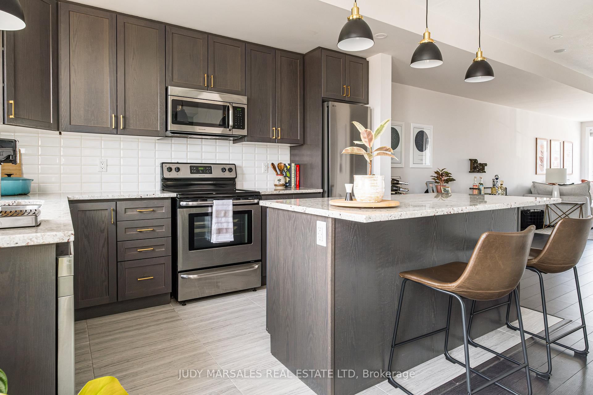 Photo 10 of Unit 25, 290 Barton Street W, Hamilton, Strathcona — HOMEH