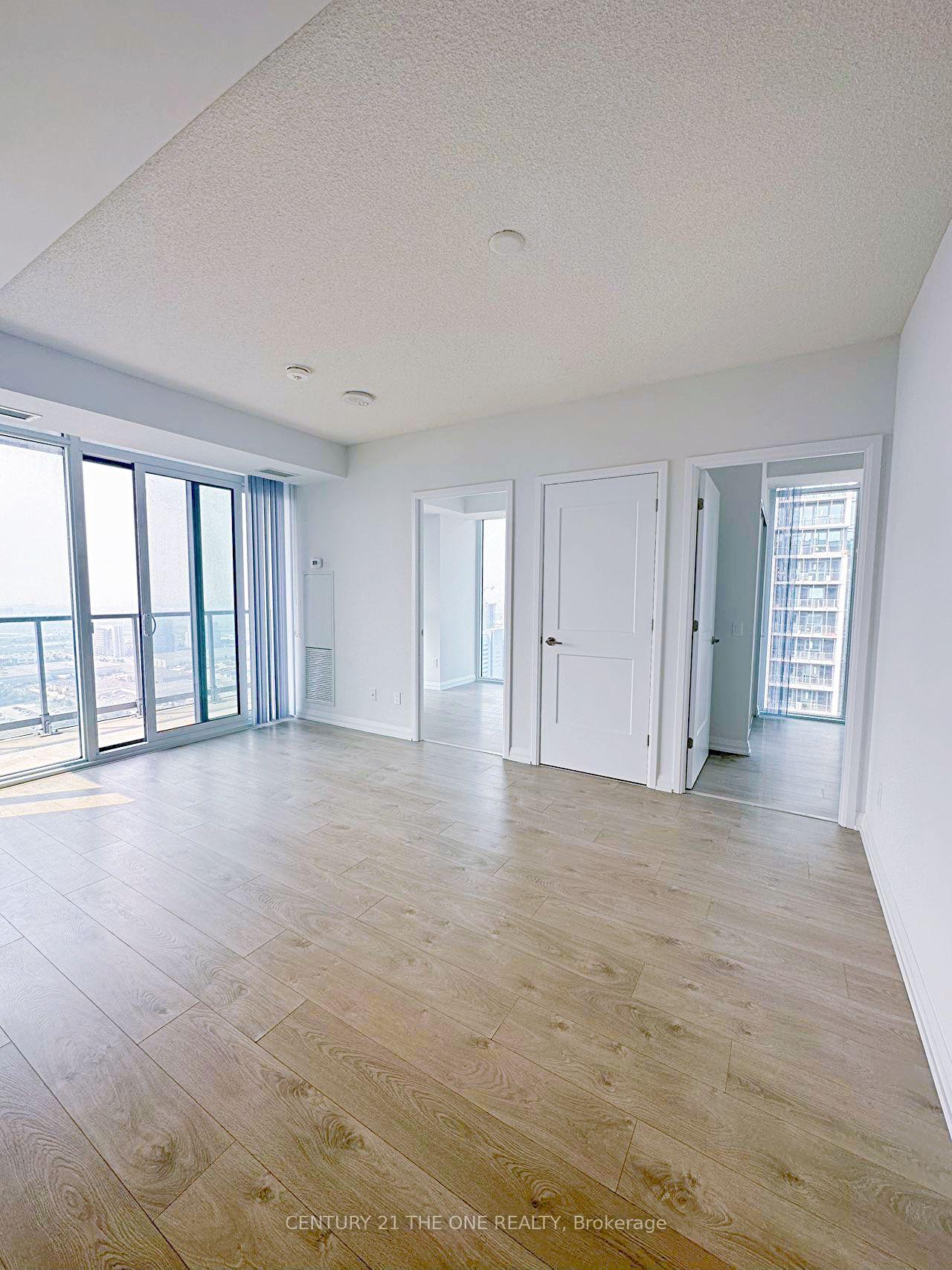 Photo 4 of Unit LPH6, 7895 Jane Street, Vaughan, Concord — HOMEH