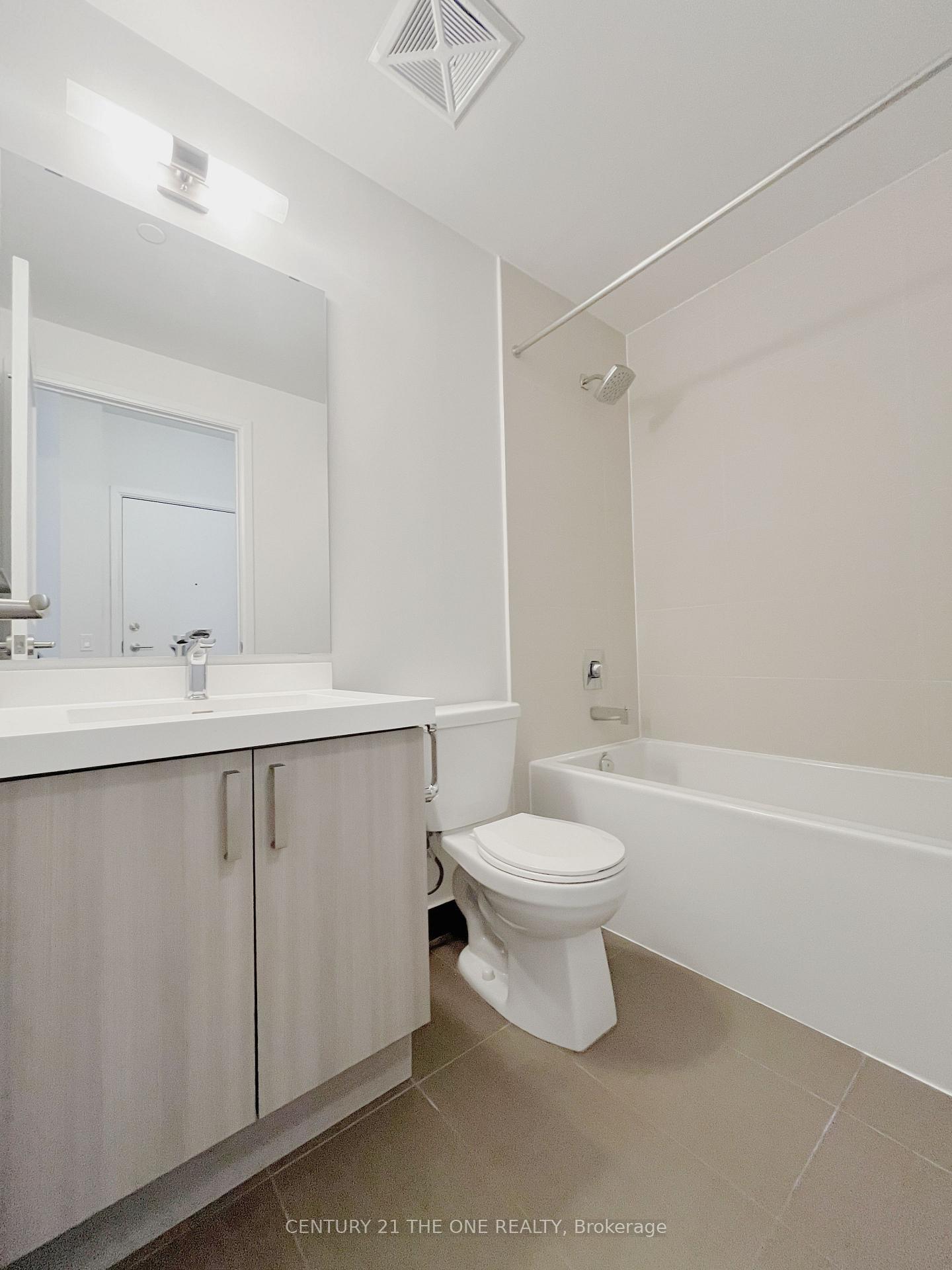 Photo 6 of Unit LPH6, 7895 Jane Street, Vaughan, Concord — HOMEH