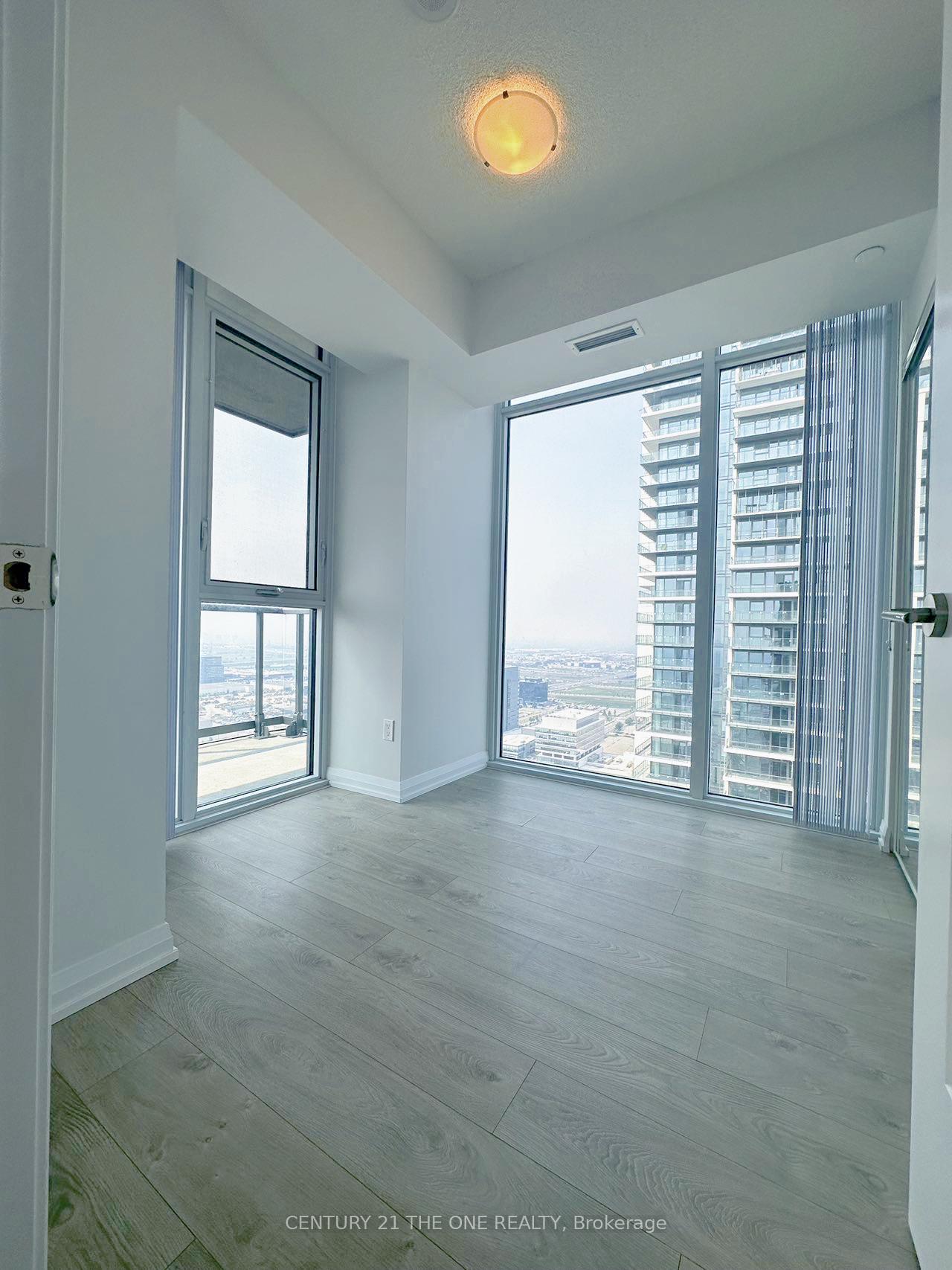 Photo 7 of Unit LPH6, 7895 Jane Street, Vaughan, Concord — HOMEH