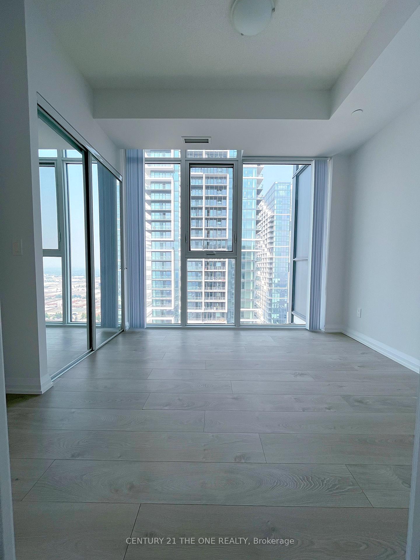 Photo 8 of Unit LPH6, 7895 Jane Street, Vaughan, Concord — HOMEH