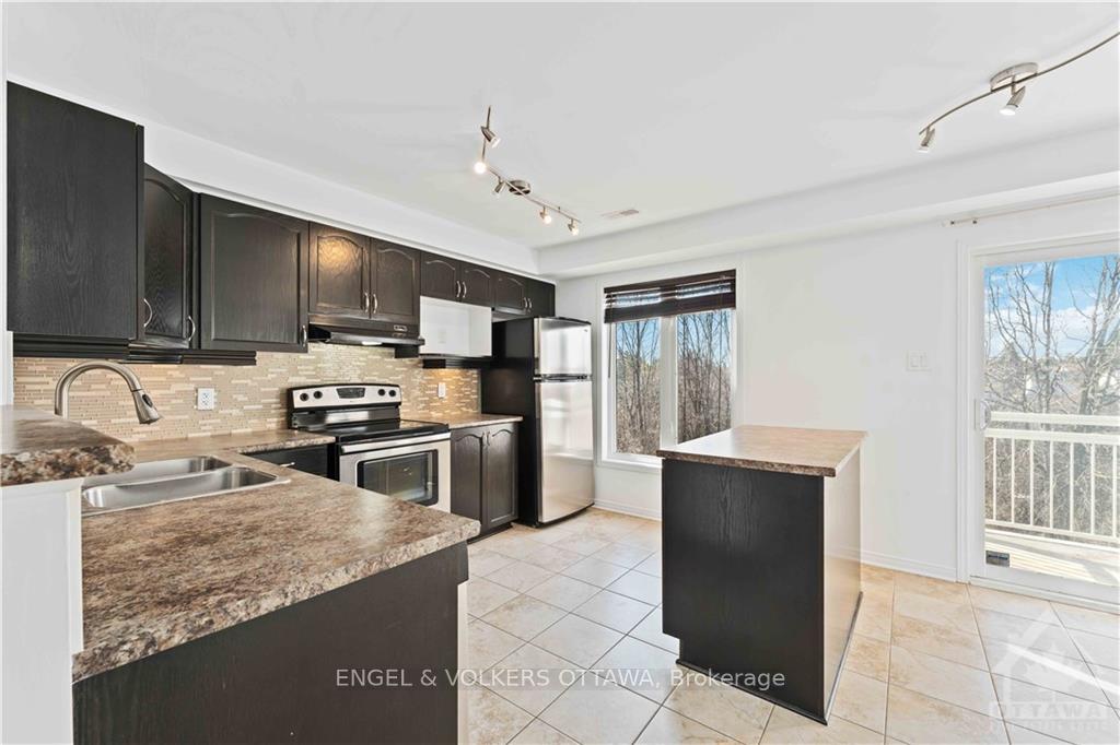 Photo 5 of 236 Tivoli, Ottawa, Merivale Industrial Park/Citiplace — HOMEH