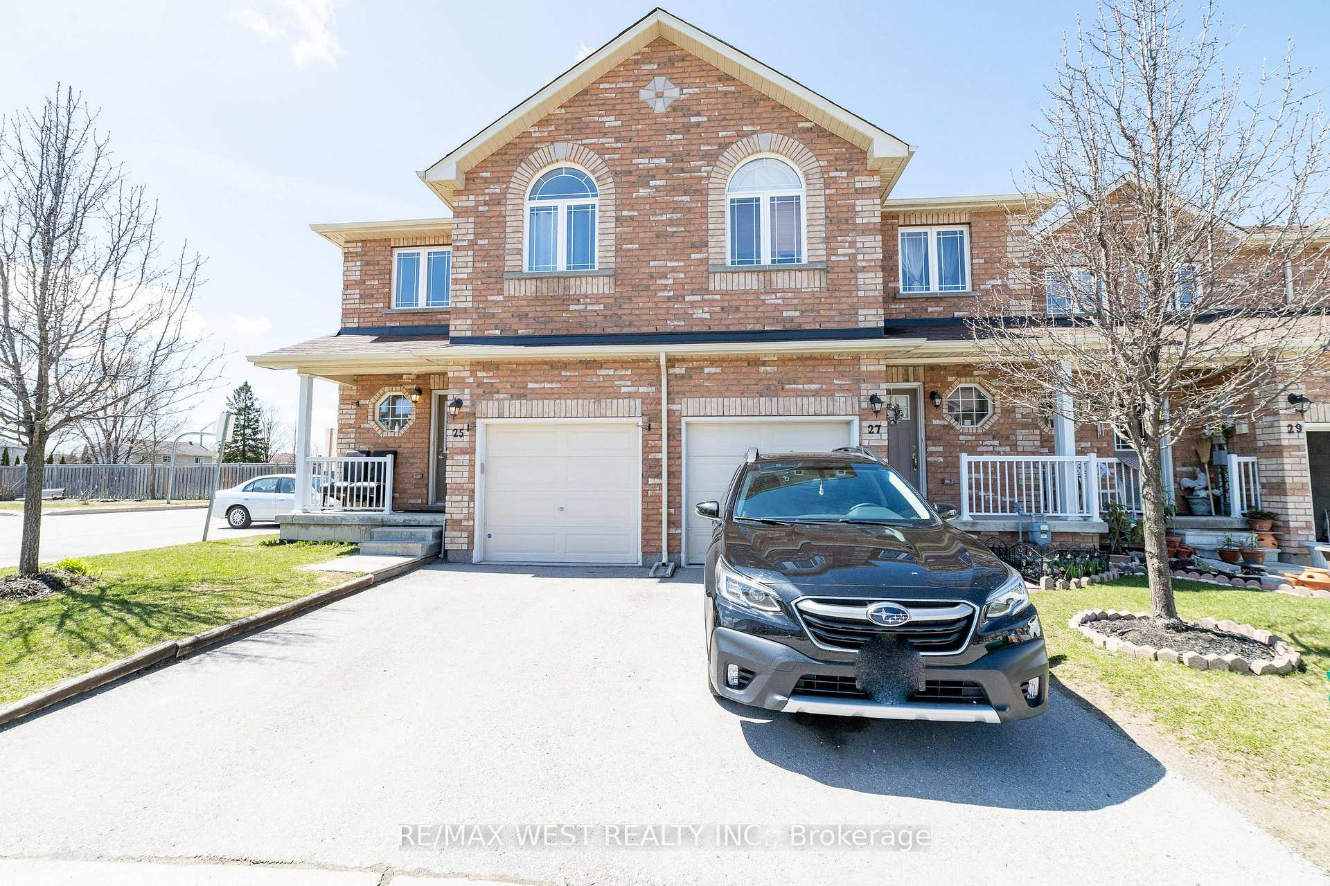 Front of Unit ., 25 Southwoods Crescent