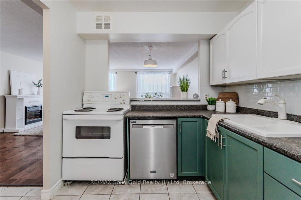 Photo 18 of Unit 102, 18 Holborn Court, Kitchener — HOMEH