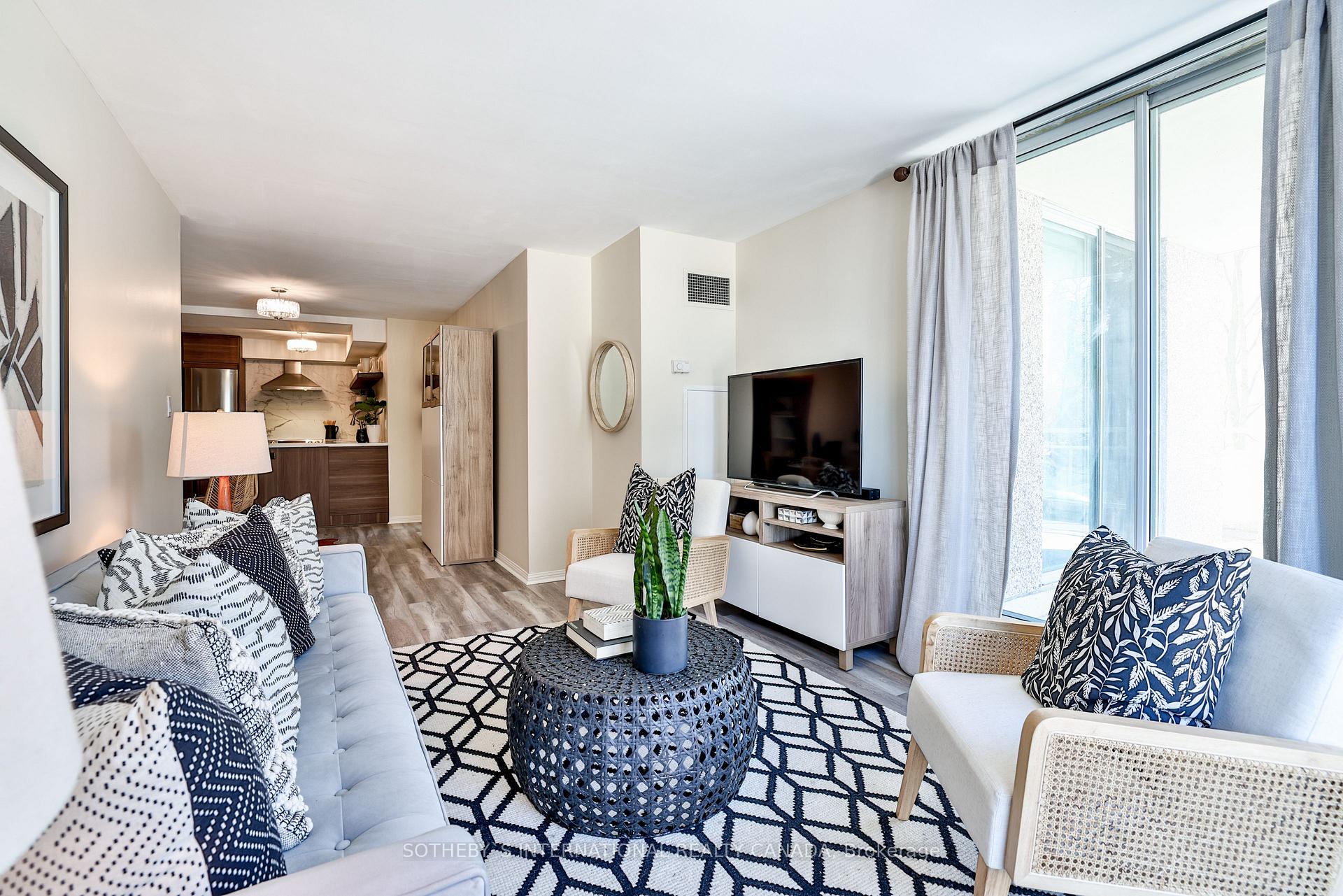 Photo 8 of Unit 201, 398 Eglinton Avenue E, Toronto, Mount Pleasant East — HOMEH