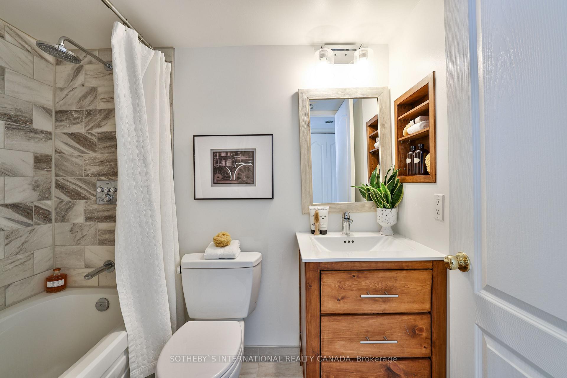 Photo 11 of Unit 201, 398 Eglinton Avenue E, Toronto, Mount Pleasant East — HOMEH