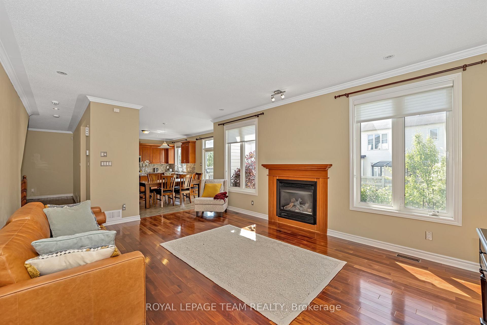 Photo 6 of 120 Tapestry Drive, Ottawa, Barrhaven - Strandherd — HOMEH