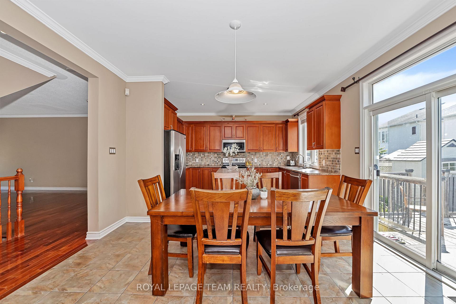 Photo 9 of 120 Tapestry Drive, Ottawa, Barrhaven - Strandherd — HOMEH