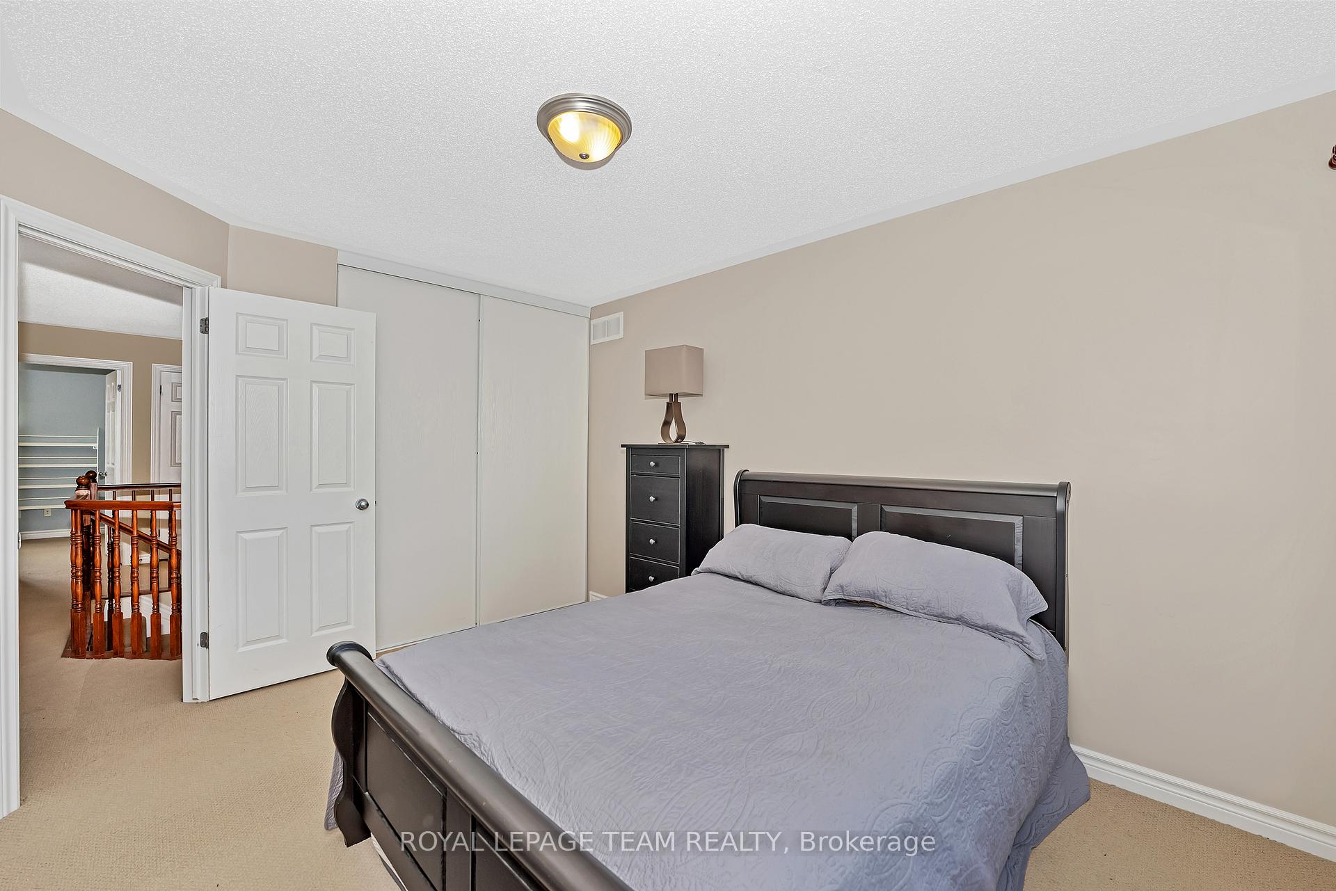 Photo 15 of 120 Tapestry Drive, Ottawa, Barrhaven - Strandherd — HOMEH
