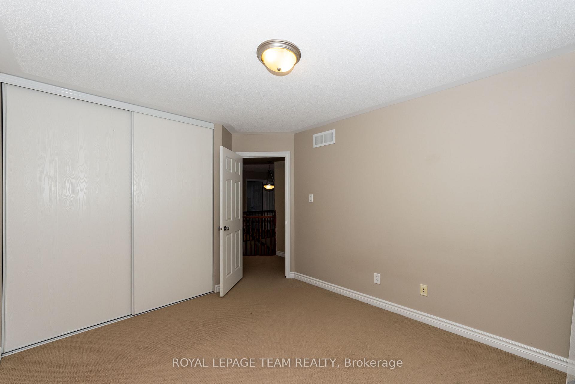 Photo 20 of 120 Tapestry Drive, Ottawa, Barrhaven - Strandherd — HOMEH