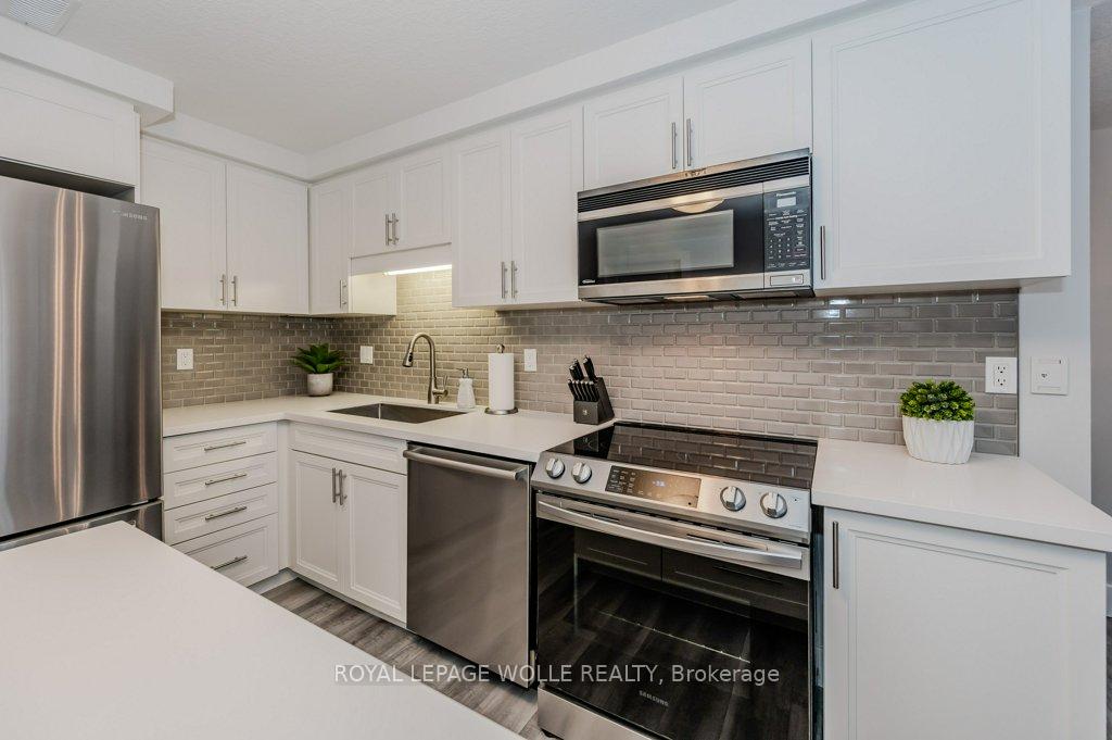 Photo 4 of Unit C, 237 Rachel Crescent, Kitchener, Huron Park — HOMEH