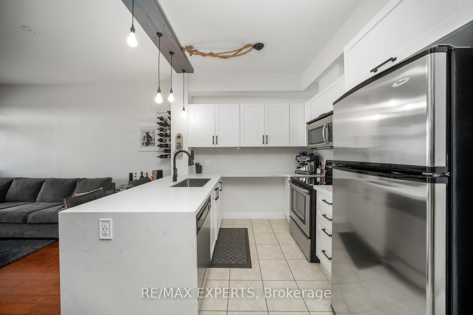 Photo 7 of Unit 427, 281 Woodbridge Avenue, Vaughan, West Woodbridge — HOMEH
