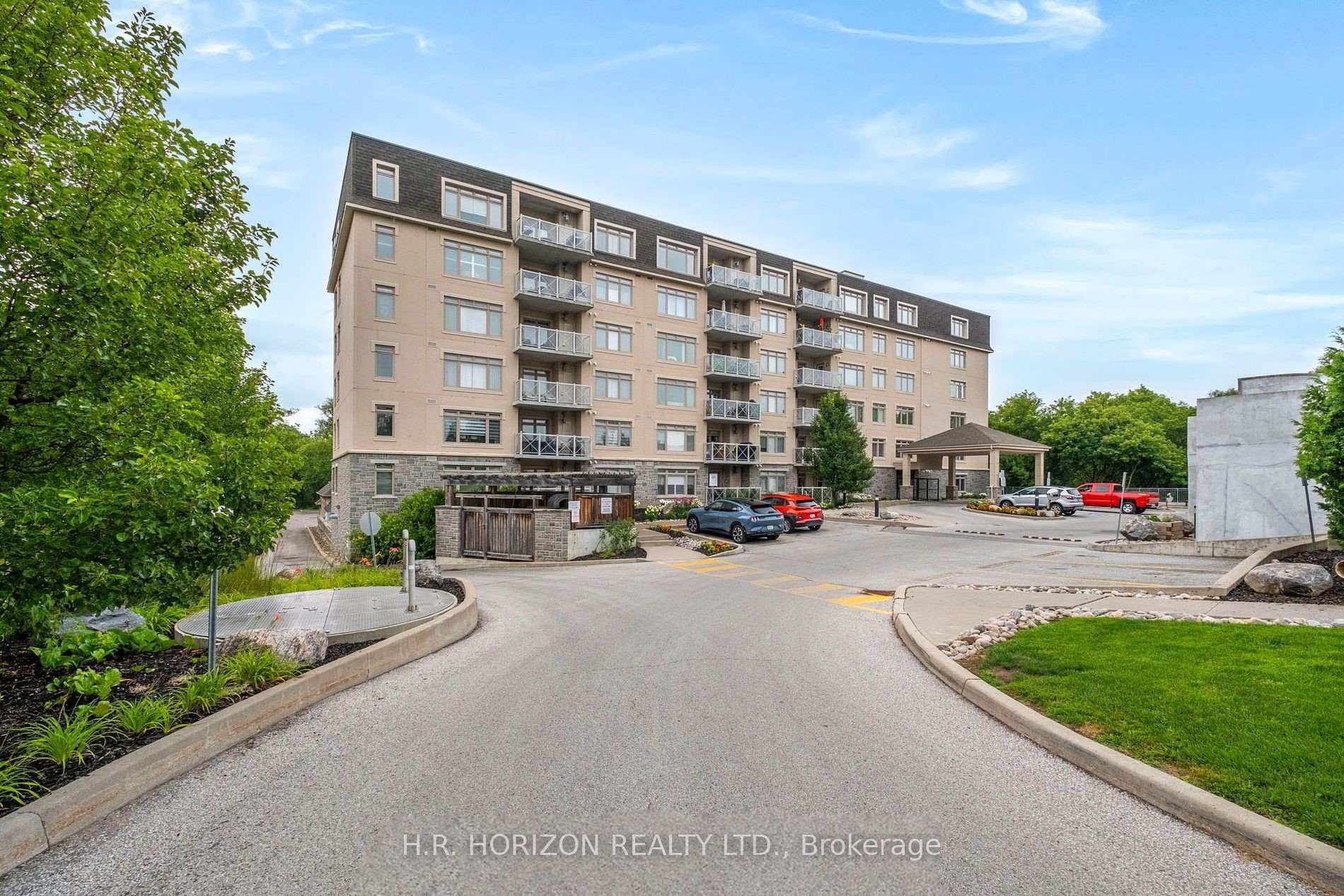 Photo 1 of Unit 306, 149 Church Street, King, Schomberg — HOMEH