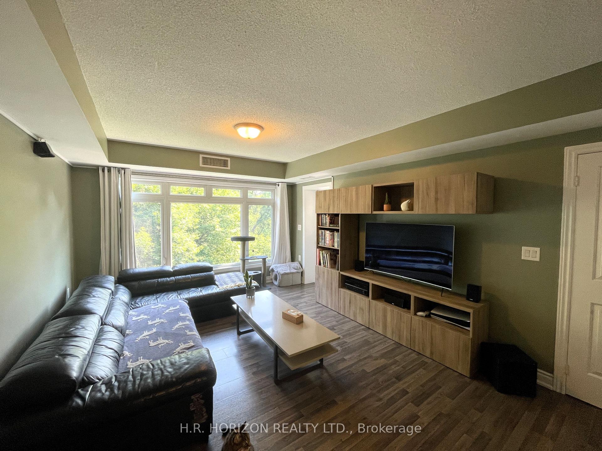Photo 3 of Unit 306, 149 Church Street, King, Schomberg — HOMEH
