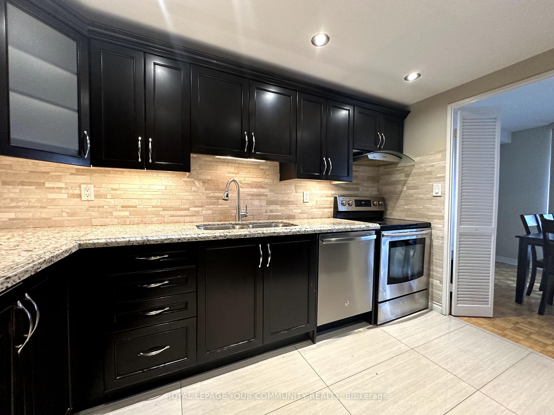 Photo 2 of Unit 611, 11 Wincott Drive, Etobicoke, Kingsview Village-The Westway — HOMEH