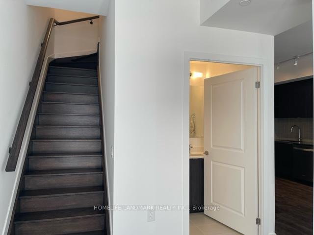 Photo 2 of Unit 103, 100 Eagle Rock Way, Vaughan, Rural Vaughan — HOMEH