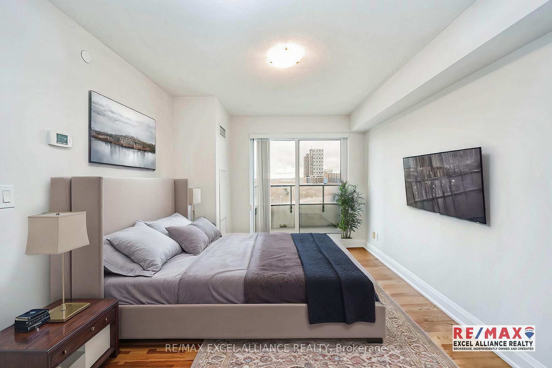 Photo 5 of Unit 808, 8200 Birchmount Road, Markham, Unionville — HOMEH
