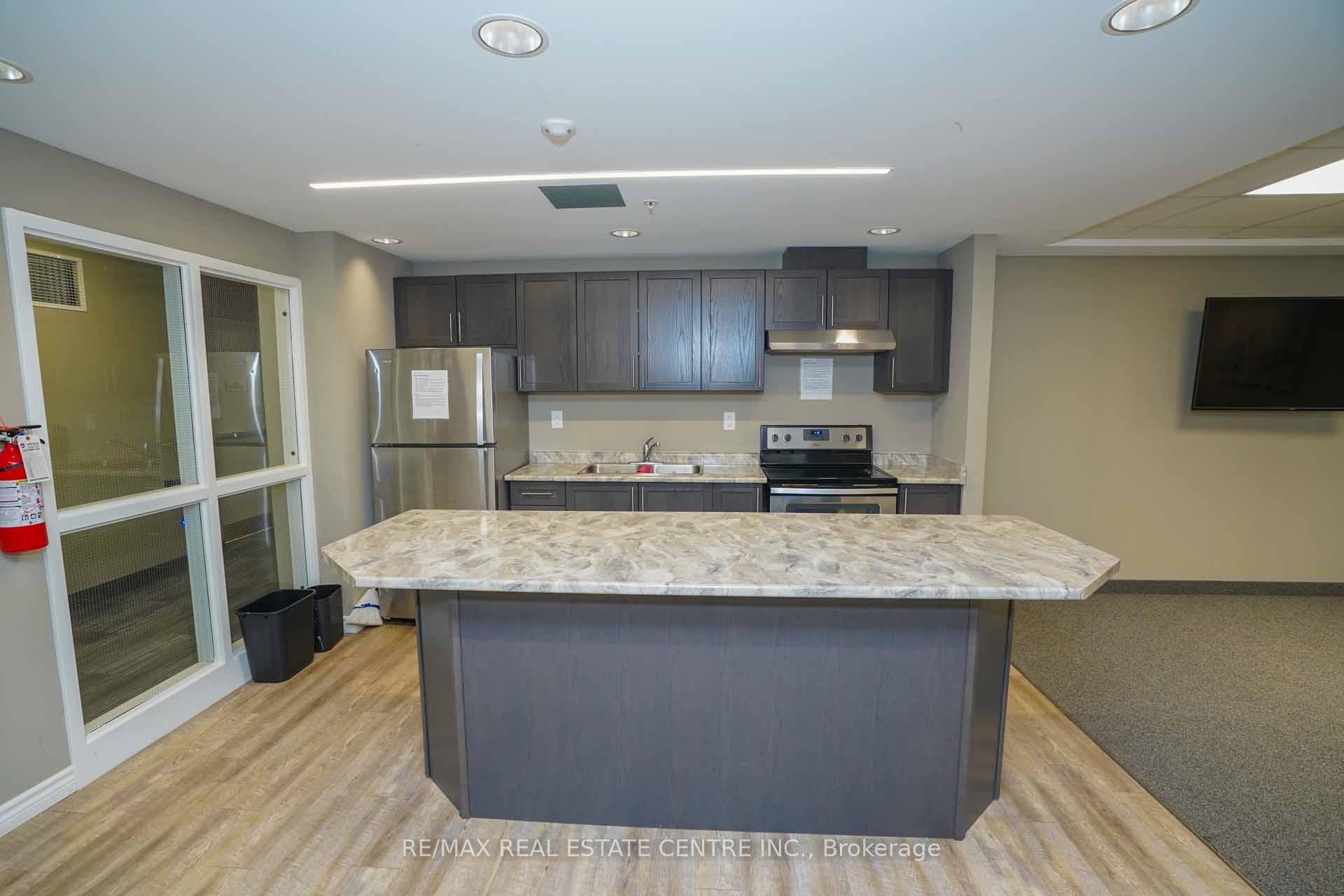Photo 34 of 7 Kay Crescent, Guelph, Pineridge/Westminster Woods — HOMEH