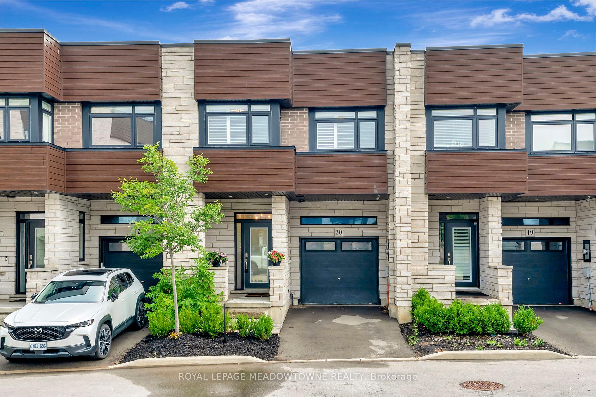 Photo 1 of Unit 20, 35 Midhurst Heights, Hamilton, Stoney Creek Mountain — HOMEH