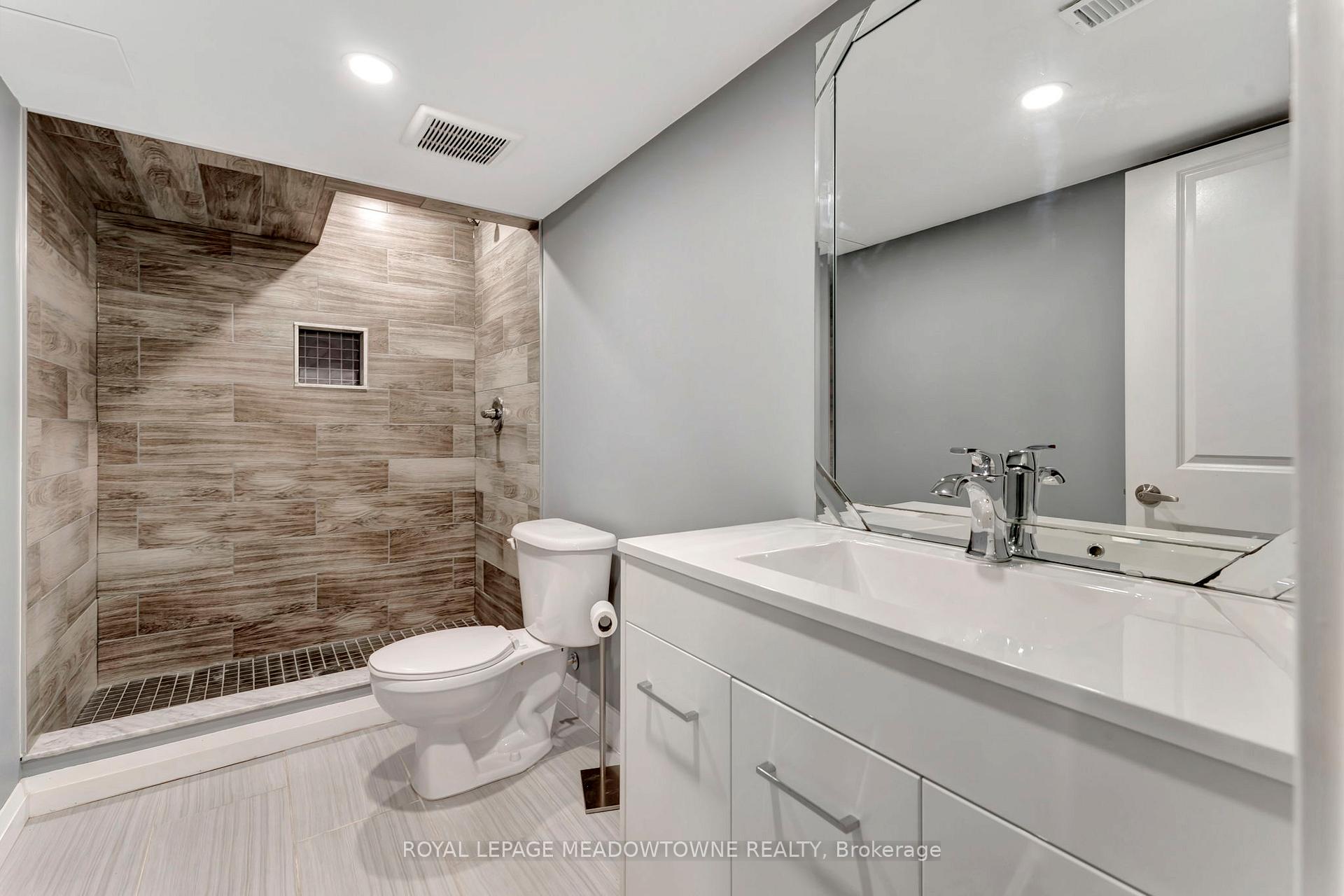 Photo 24 of Unit 20, 35 Midhurst Heights, Hamilton, Stoney Creek Mountain — HOMEH