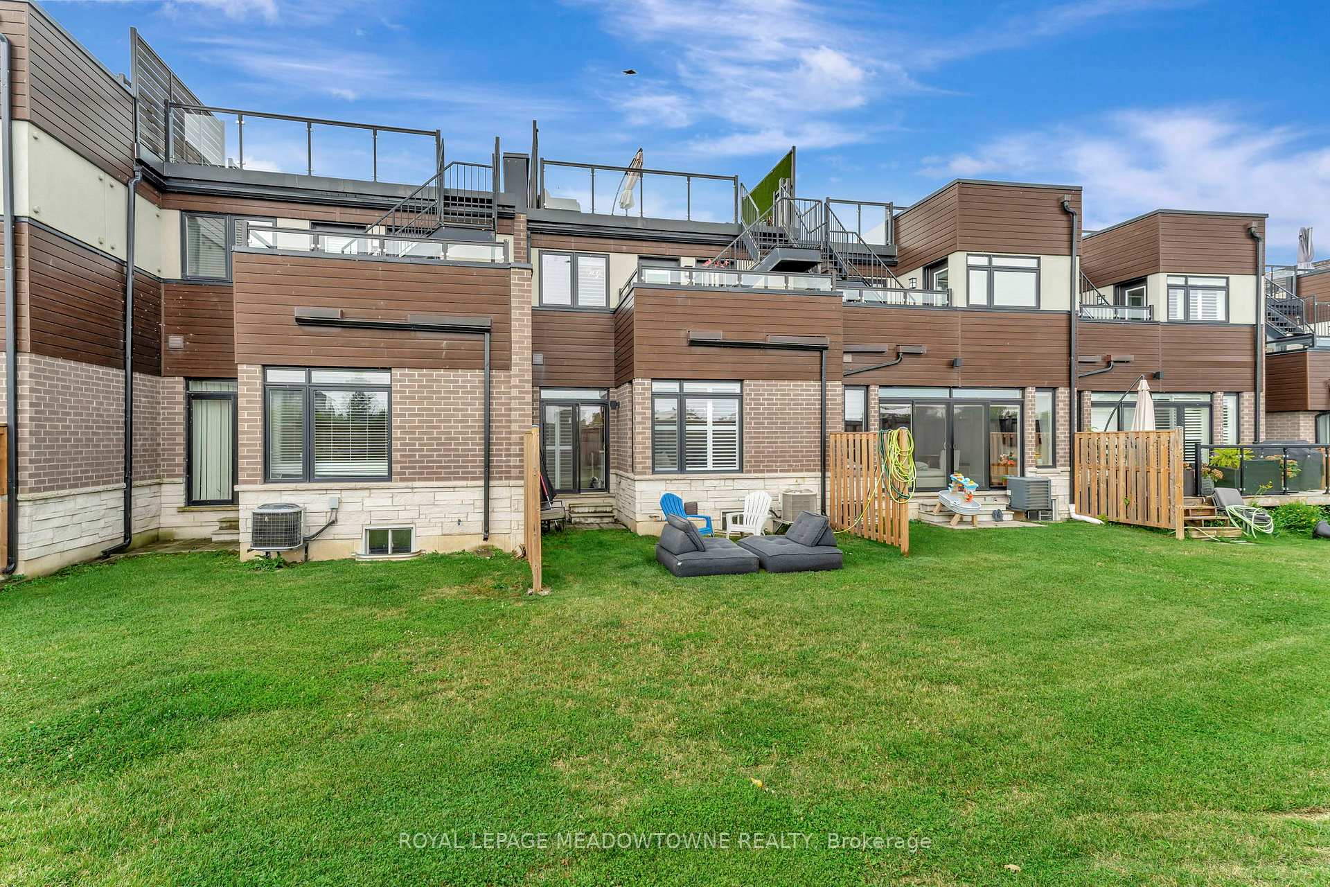 Photo 25 of Unit 20, 35 Midhurst Heights, Hamilton, Stoney Creek Mountain — HOMEH