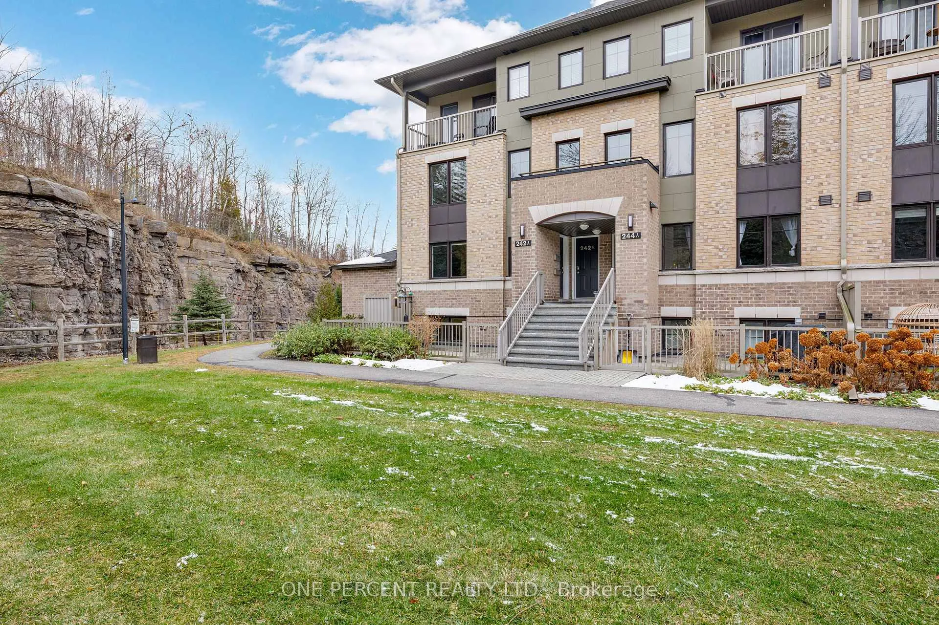 Photo 2 of 242A Titanium Private, Ottawa, Convent Glen North — HOMEH