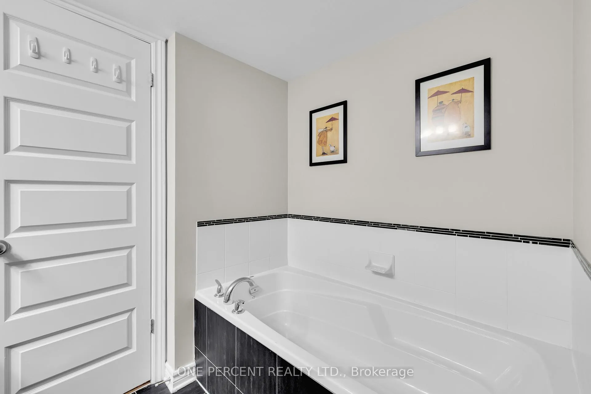 Photo 32 of 242A Titanium Private, Ottawa, Convent Glen North — HOMEH