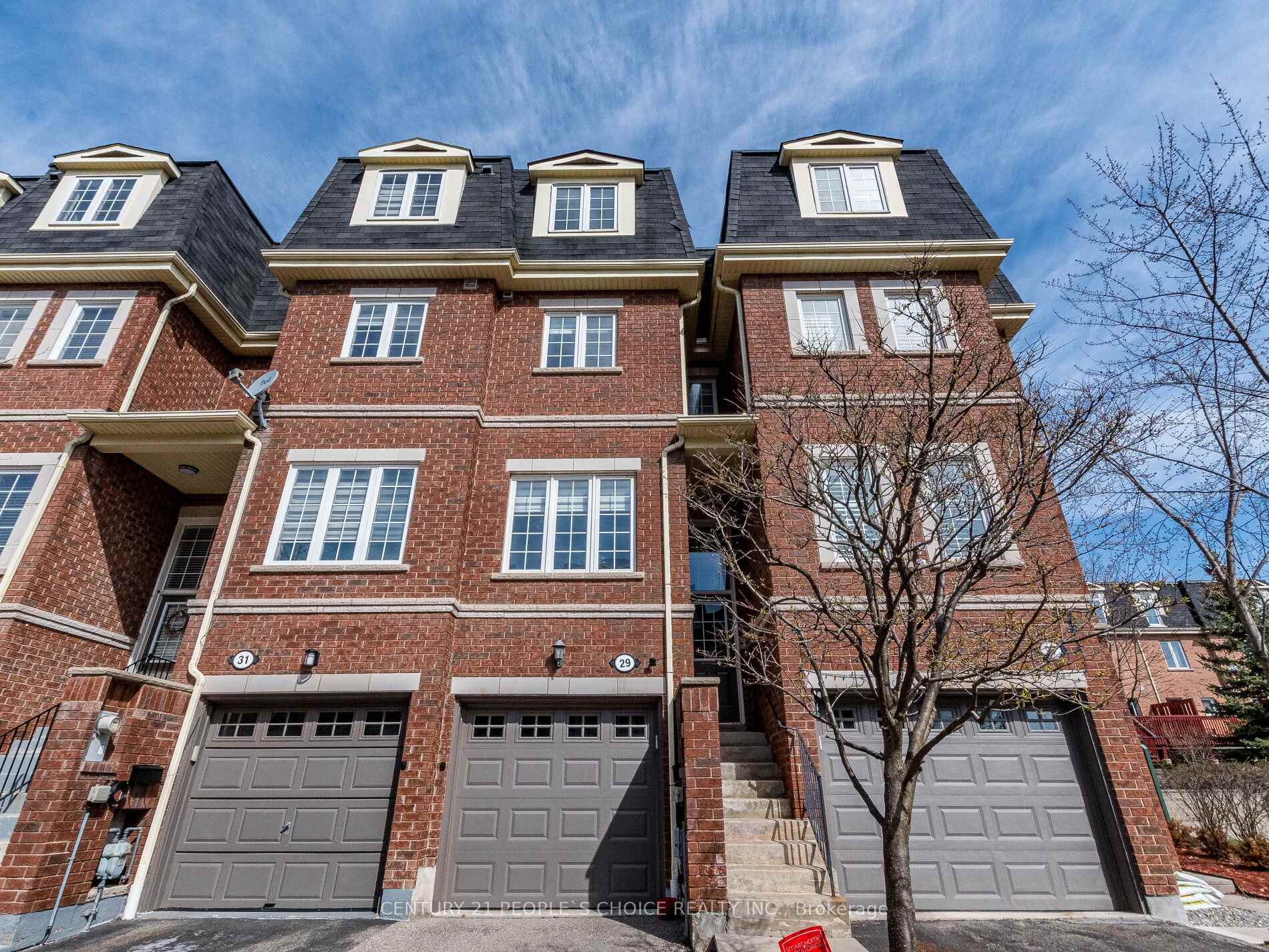 Front of Unit 29, 435 Hensall Circle
