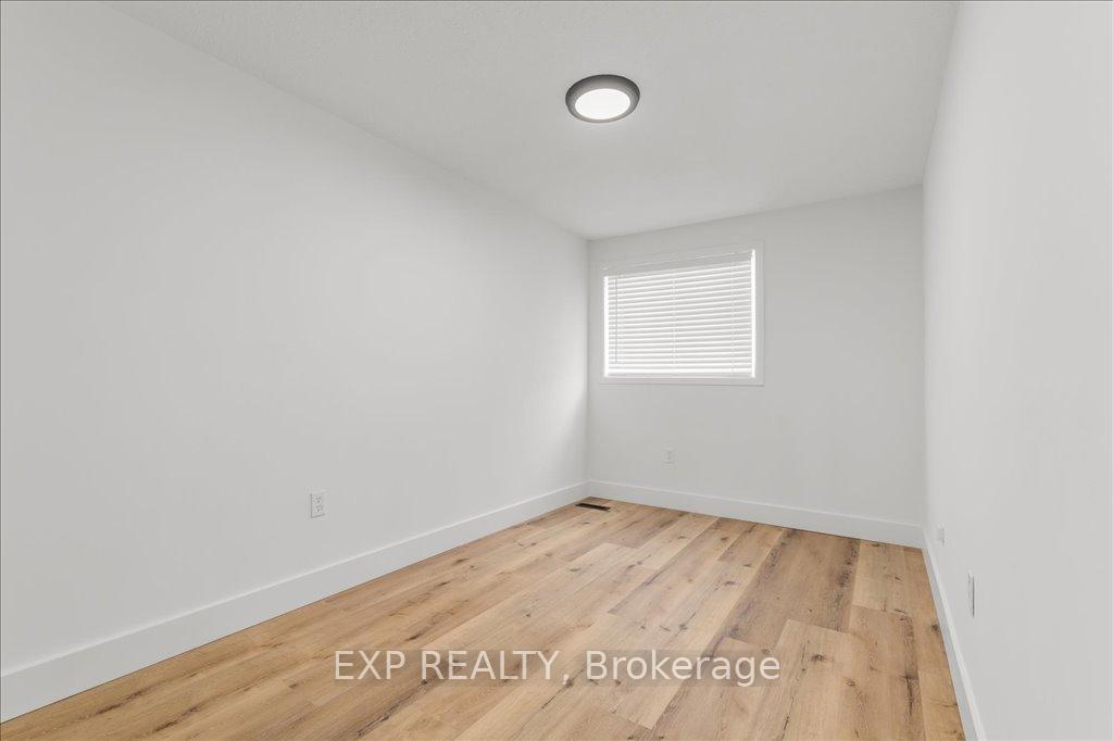 Photo 37 of Unit 7, 910 Limeridge Road E, Hamilton, Berrisfield — HOMEH