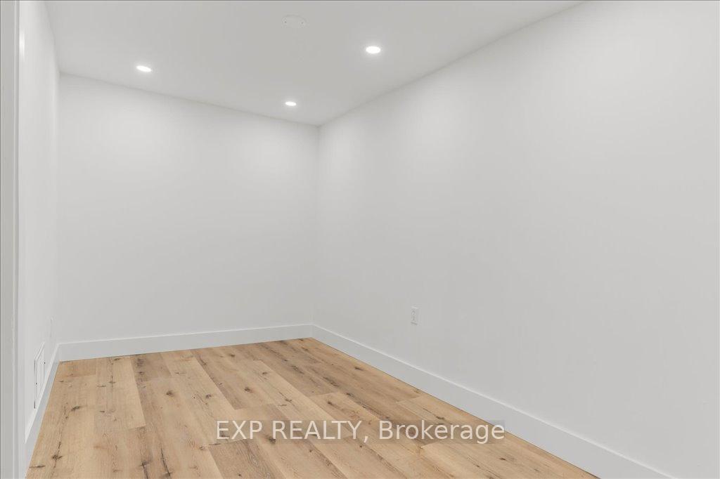 Photo 57 of Unit 7, 910 Limeridge Road E, Hamilton, Berrisfield — HOMEH