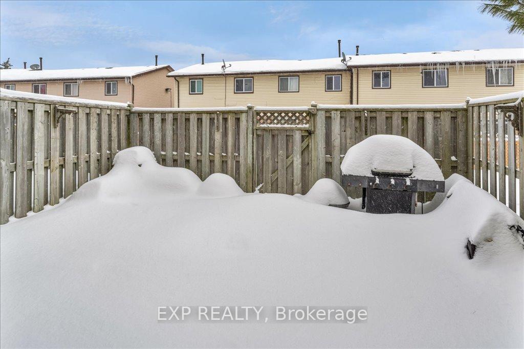 Photo 61 of Unit 7, 910 Limeridge Road E, Hamilton, Berrisfield — HOMEH