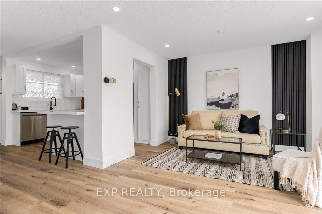 Photo 3 of Unit 7, 910 Limeridge Road E, Hamilton, Berrisfield — HOMEH