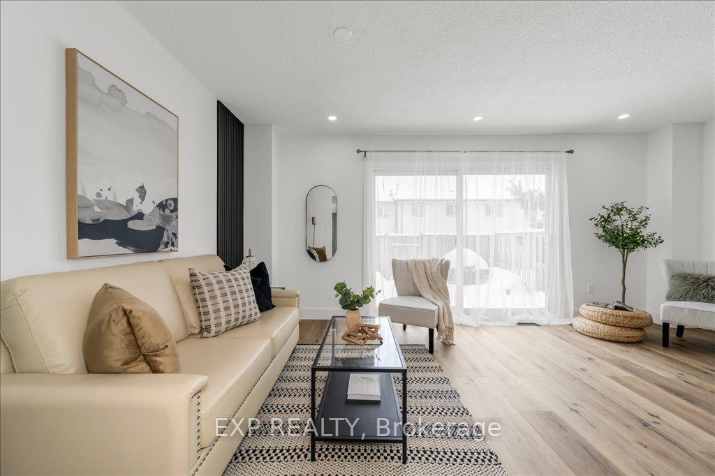 Photo 5 of Unit 7, 910 Limeridge Road E, Hamilton, Berrisfield — HOMEH