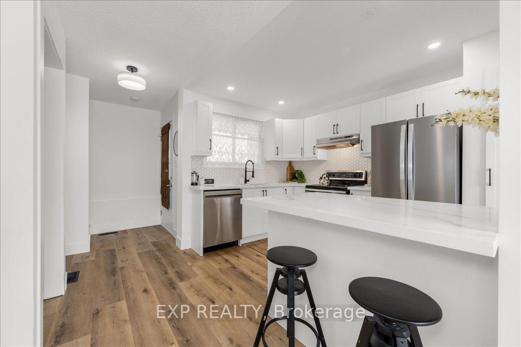 Photo 9 of Unit 7, 910 Limeridge Road E, Hamilton, Berrisfield — HOMEH