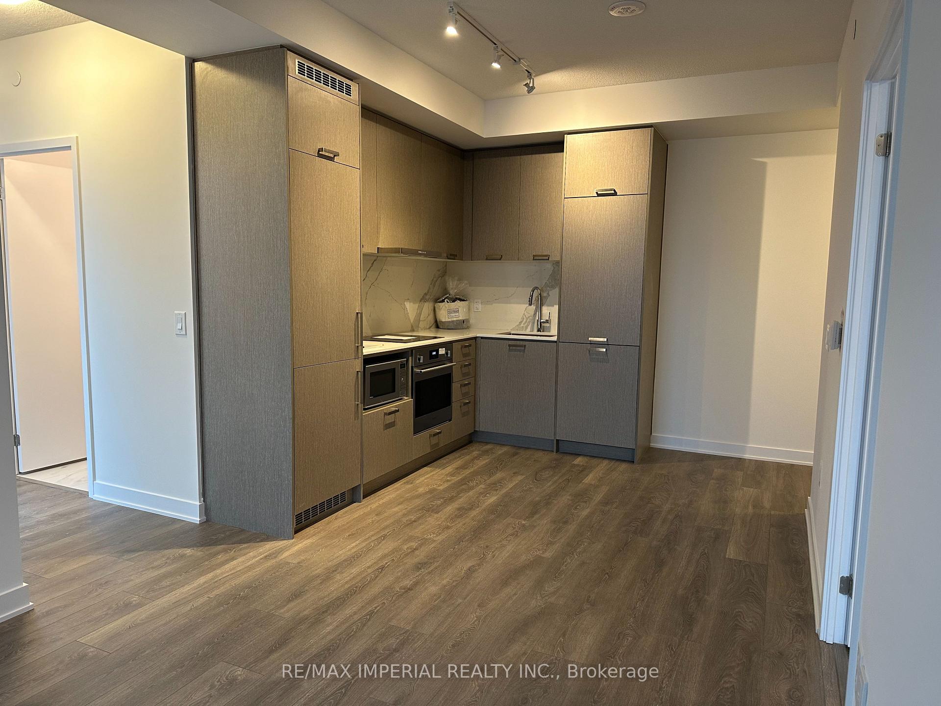 Photo 7 of Unit 916, 10 Honeycrisp Crescent, Vaughan, Vaughan Corporate Centre — HOMEH