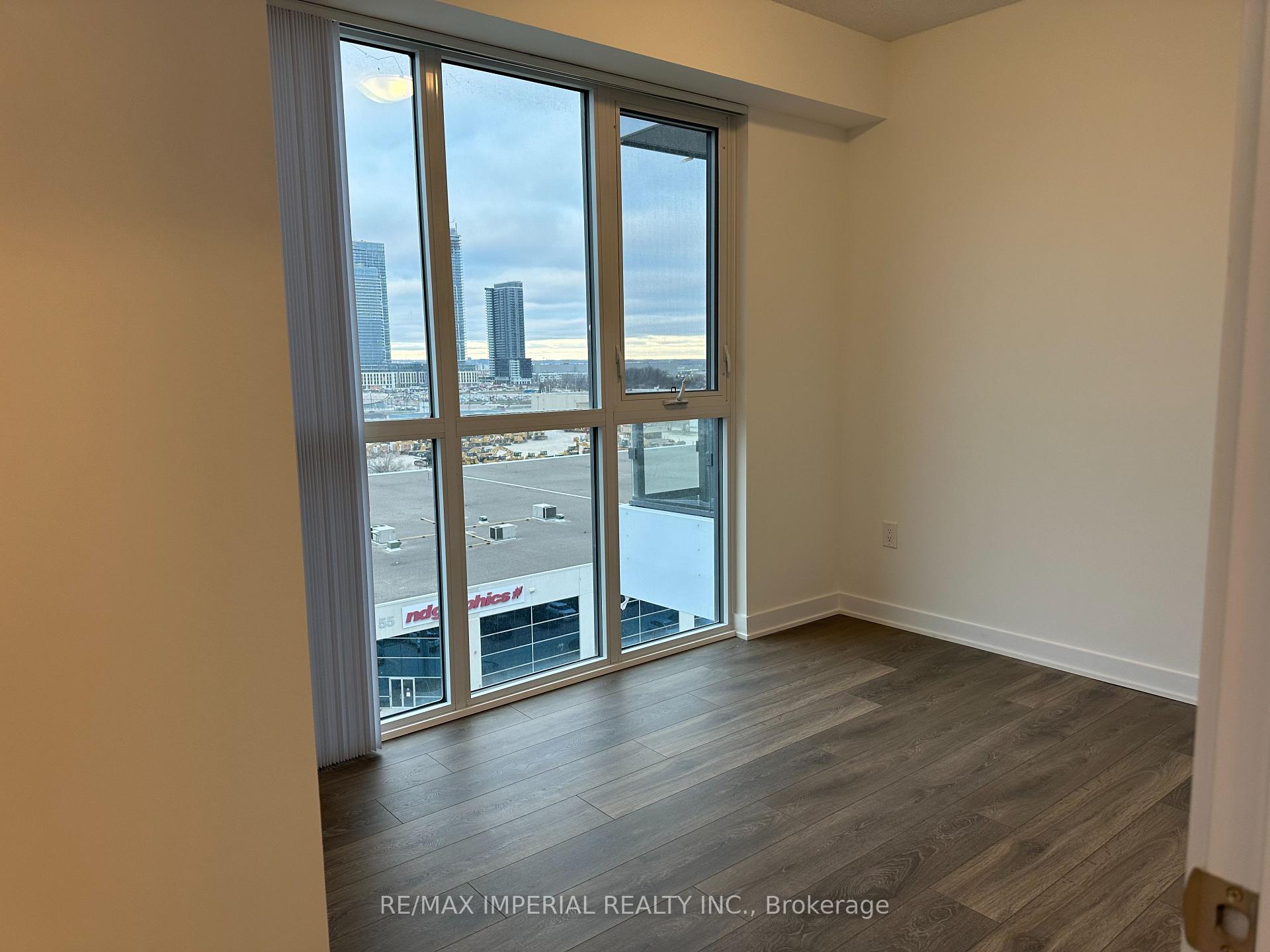 Photo 13 of Unit 916, 10 Honeycrisp Crescent, Vaughan, Vaughan Corporate Centre — HOMEH