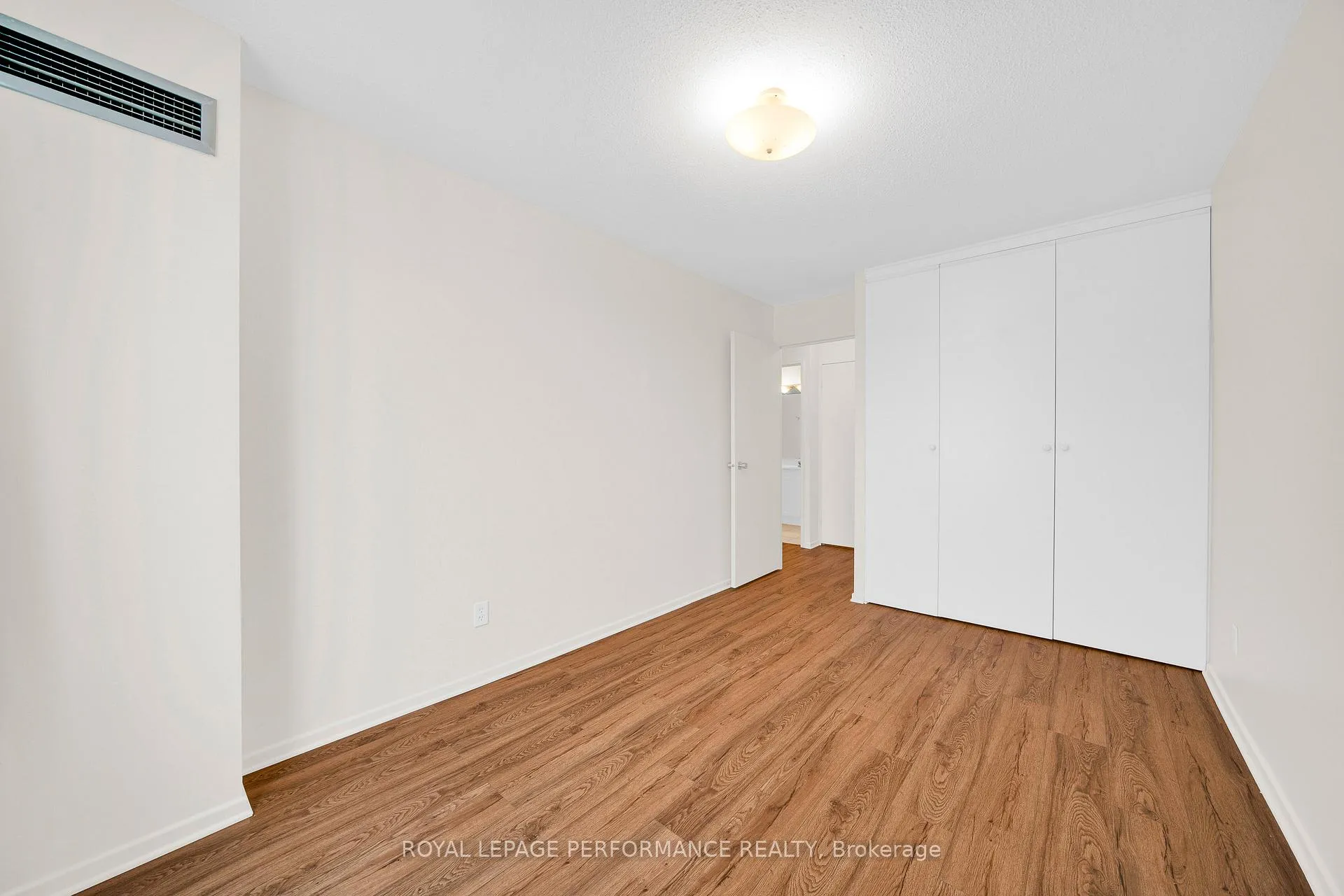 Photo 7 of Unit 806, 1599 Lassiter Terrace, Ottawa, Beaconwood — HOMEH