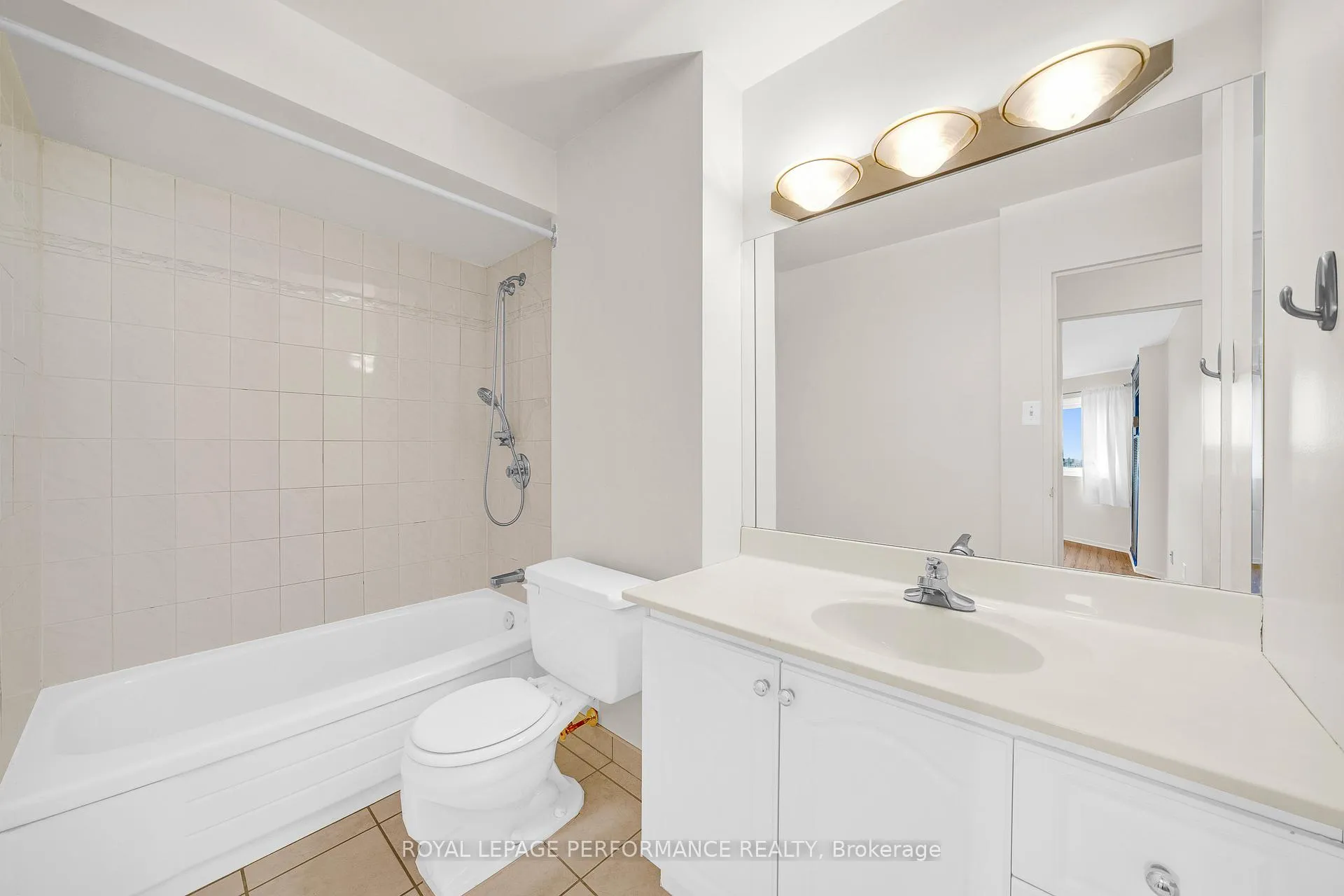 Photo 10 of Unit 806, 1599 Lassiter Terrace, Ottawa, Beaconwood — HOMEH
