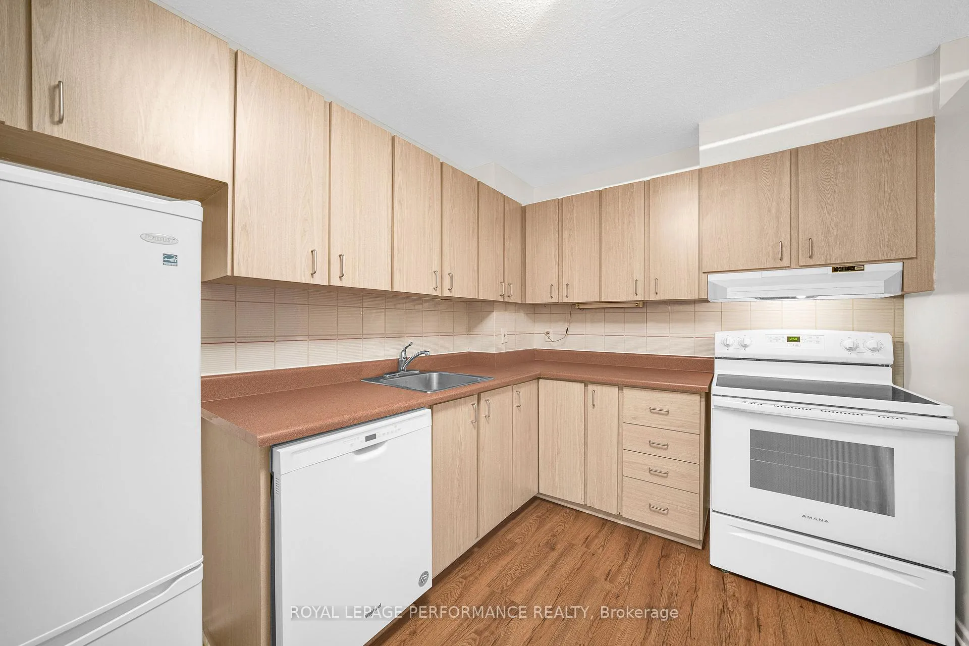 Photo 18 of Unit 806, 1599 Lassiter Terrace, Ottawa, Beaconwood — HOMEH