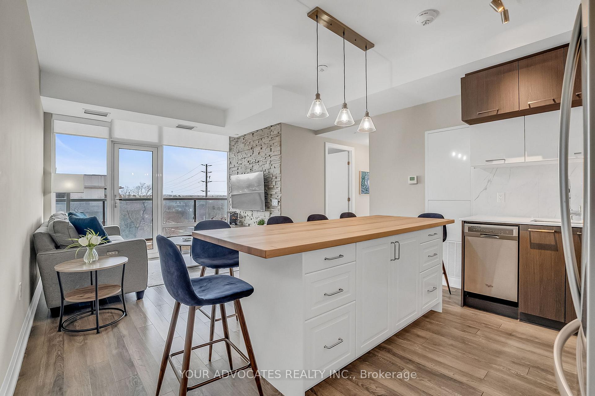Photo 5 of Unit 524, 4800 Highway 7 Avenue, Vaughan, East Woodbridge — HOMEH