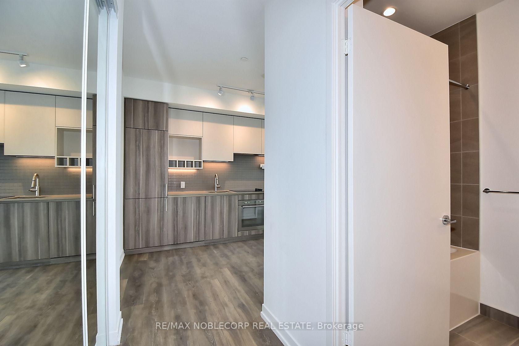 Photo 8 of Unit 2811, 898 Portage Parkway, Vaughan, Vaughan Corporate Centre — HOMEH