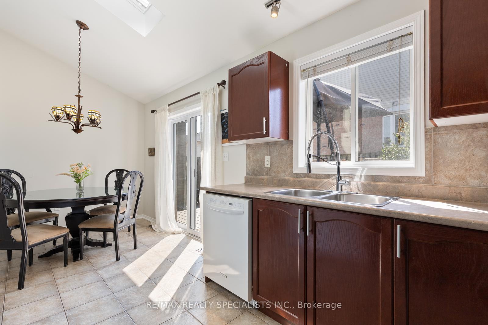Photo 10 of Unit 35, 24 Kenyon Crescent, Grimsby, Grimsby East — HOMEH